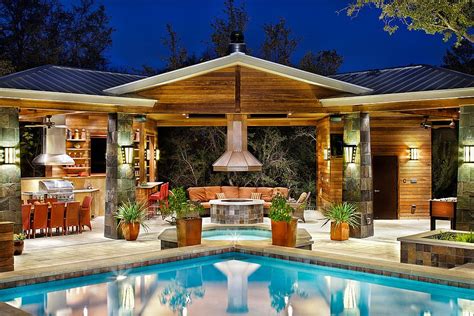 25 Pool Houses to Complete Your Dream Backyard Retreat
