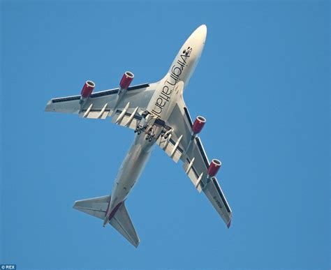 747 Landing Gear Failure: This is real, and it happened this morning ...