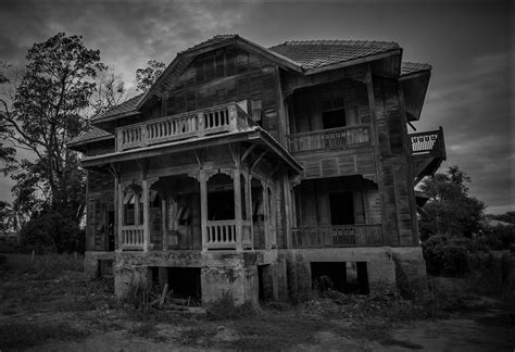 5 Haunted Places You Can Stay At