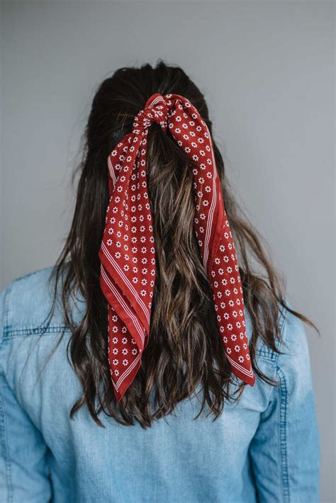 How To Wear A Bandana In Your Hair This Summer - an indigo day | Scarf hairstyles, Bandana ...