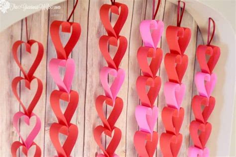 Valentine's Day Heart Paper Garland- 2 Tutorials! | The Gracious Wife