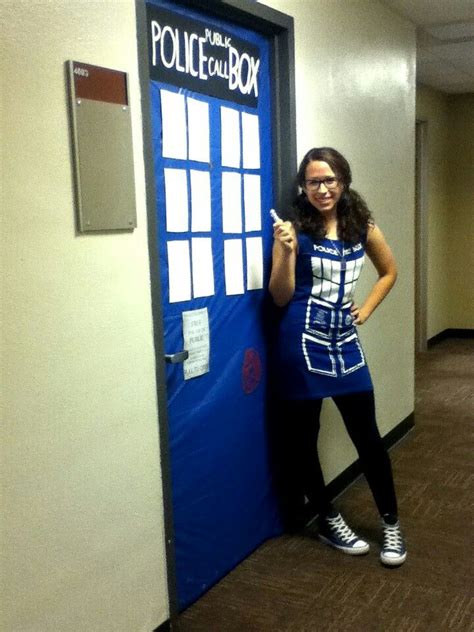 TARDIS cosplay | Tardis cosplay, Doctor who, Fashion