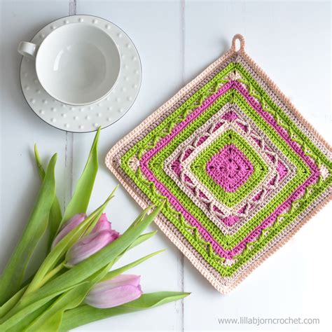 Crochet Potholders: art in small (FREE pattern) | LillaBjörn's Crochet World