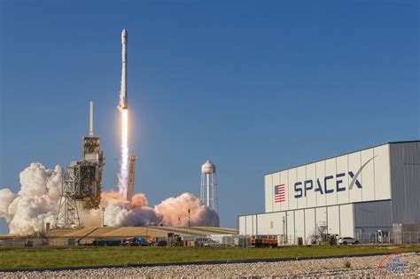 SpaceX lanza satélites al espacio como parte del proyecto StarLink y no ...