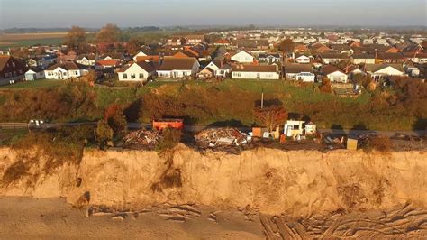 Hemsby Coastal Erosion May 6th 2018 - YouTube