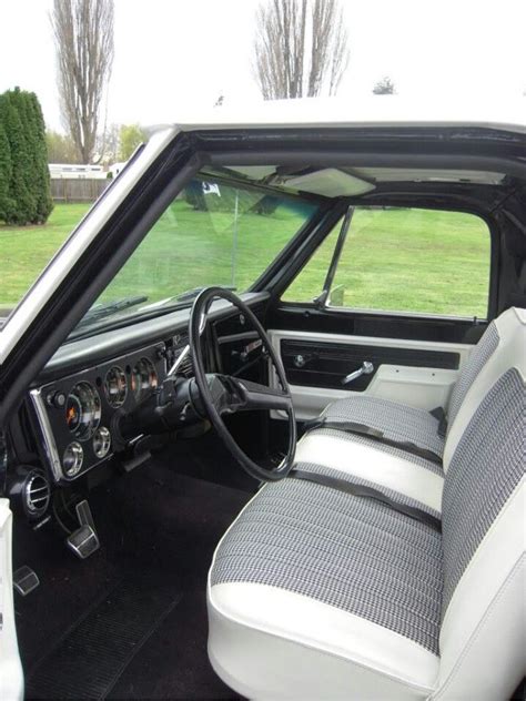 Black & White 70-72 Chevy Truck Interior