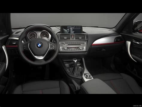 BMW 1 Series Sport Line - Interior | Caricos