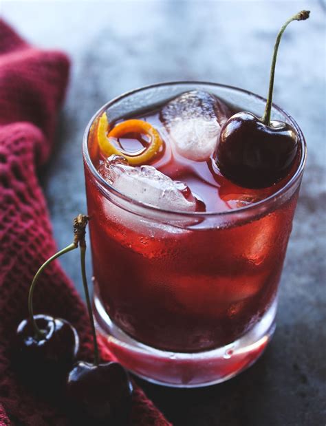 These 8 Next-Level Cocktails Have One Special Secret Ingredient (With images) | Manhattan recipe ...