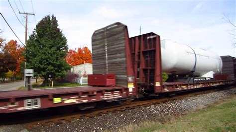 Union Pacific SD70Ms and UP bulkhead flat car train for wind turbines - YouTube