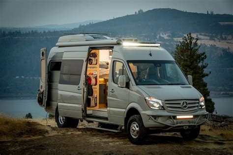 Luxury camper van can go off grid for days - Curbed