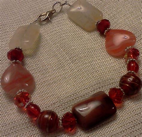 red agate bracelet | Agate bracelet, Healing jewelry, Beaded bracelets