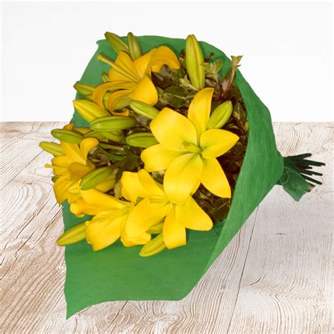 Bunch of Lilies - yellow - Interflora