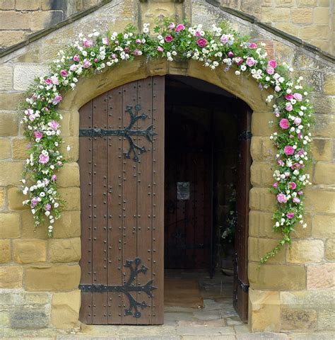 Wedding flowers at the entrance to... © Julian Paren :: Geograph Britain and Ireland