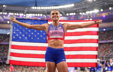 Sydney McLaughlin-Levrone sets world record en route to gold medal in 400-meter hurdles