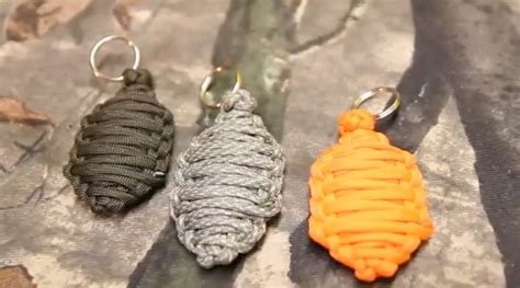 20 DIY Paracord Keychains with Instructions | Guide Patterns