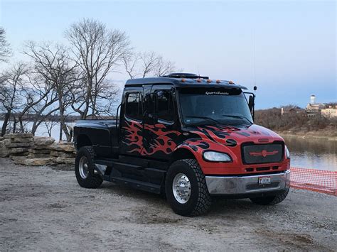 Freightliner P2XL SportChassis. New paint new tires. | Freightliner ...