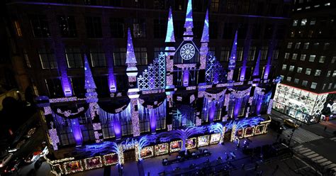 Watch: Saks Fifth Avenue unveils annual holiday light show