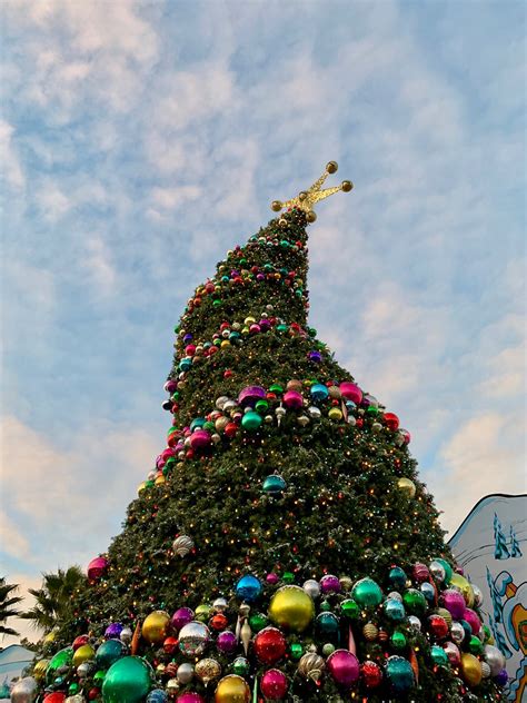 Whoville Christmas Tree | Universal Studios Hollywood | Flickr