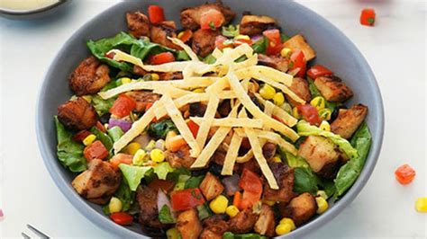 6 Best Fast-Food Salads in America in 2021 - Eat This Not That