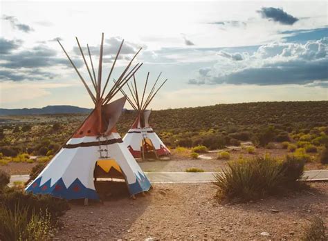 What is the difference between a tipi and a wigwam? - Difference Digest