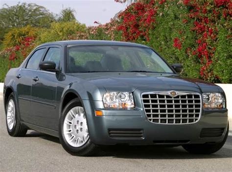 2006 Chrysler 300 Values & Cars for Sale | Kelley Blue Book