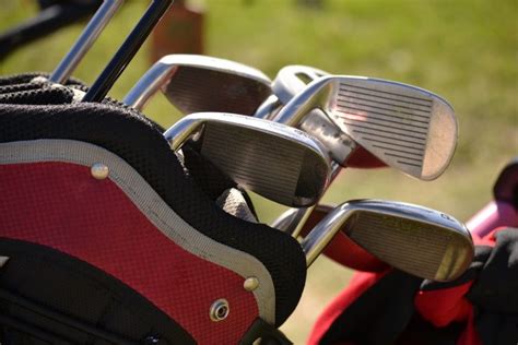 How to Choose Golf Clubs For Beginners – Caddies Fault Golf