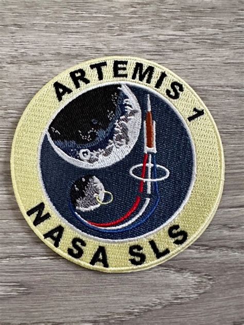 Original NASA Artemis 1 SLS Back to the Moon Mission Patch - Etsy