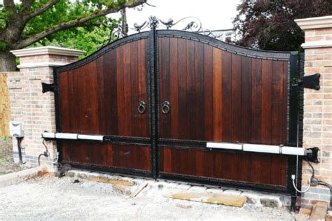 Superior Wooden Swing Gate Design - MrTech MR-WSG10