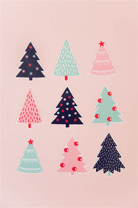 FREE PRINTABLE CHRISTMAS TREE GIFT TAGS - Tell Love and Party