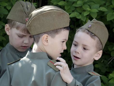 Russia Child Parade - Irish Mirror Online