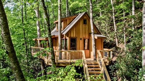 This Dreamy Tennessee Treehouse Grove is the Perfect Socially-Distant ...