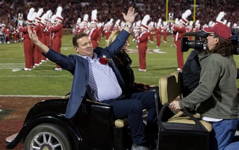 Bob Stoops Comes Out Of Retirement To Help Out Oklahoma's Depleted Coaching Staff - BroBible