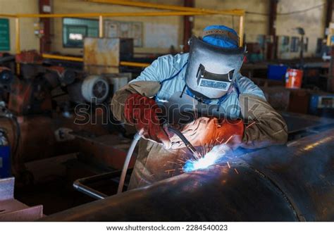 5+ Hundred Carbon Arc Welding Royalty-Free Images, Stock Photos & Pictures | Shutterstock