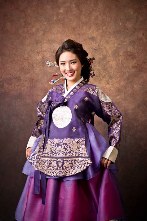 TRADITIONAL HANBOK – LEEHWA WEDDING & HANBOK