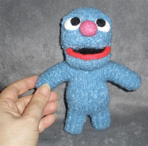 theknittycat's tips & techniques: Grover / Super Grover for D's Birthday 2009(?)