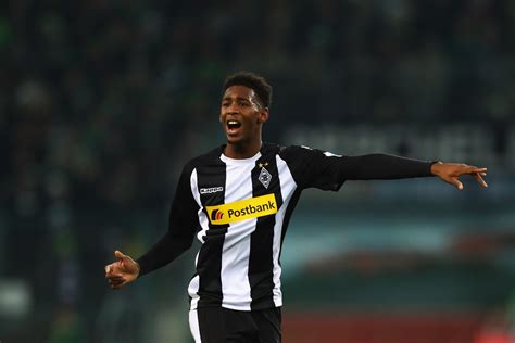 Borussia Monchengladbach still in Reece Oxford talks with West Ham as club target permanent deal