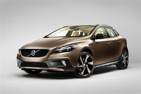 V40 Rdesign, V40 Cross Country et V60 Plug In Hybrid en Parc ! - Site ...