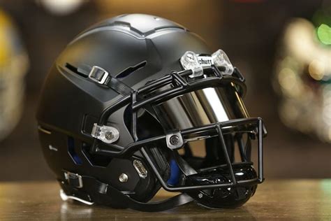 Schutt f7 | Football helmets, American football cleats, Helmet