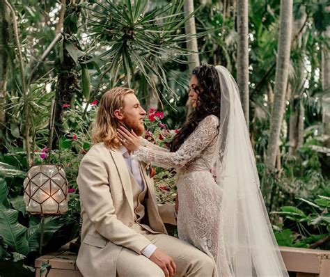 Riverdale’s Vanessa Morgan ties the knot