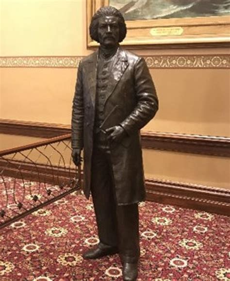 Frederick Douglass Statue at the Maryland State House | VisitMaryland.org