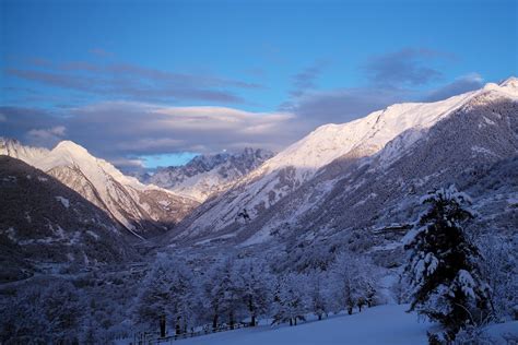 Backcountry Skiing and Ski Touring Guides - Aosta Valley | Explore-Share