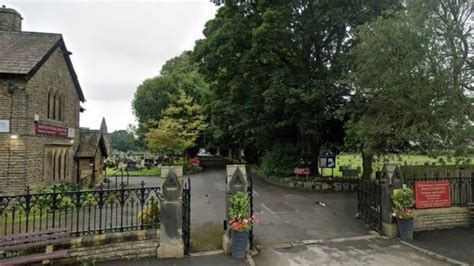 Skipton: Police condemn 'upsetting' crematorium theft - BBC News