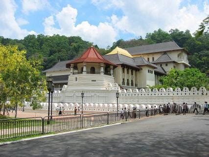 Sri Dalada Maligawa, Kandy | Ticket Price | Timings | Address: TripHobo