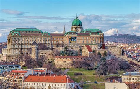 Buda Castle Free Walking Tour with locals | By Walkative!