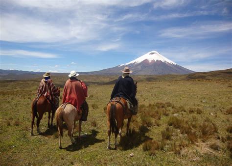 Nomadic Ecuador | Andes of Ecuador and Community