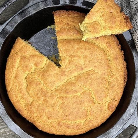 Southern Cornbread Recipe - Southern Bytes