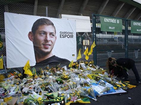 Nantes pay tribute to Emiliano Sala on emotional evening | Express & Star