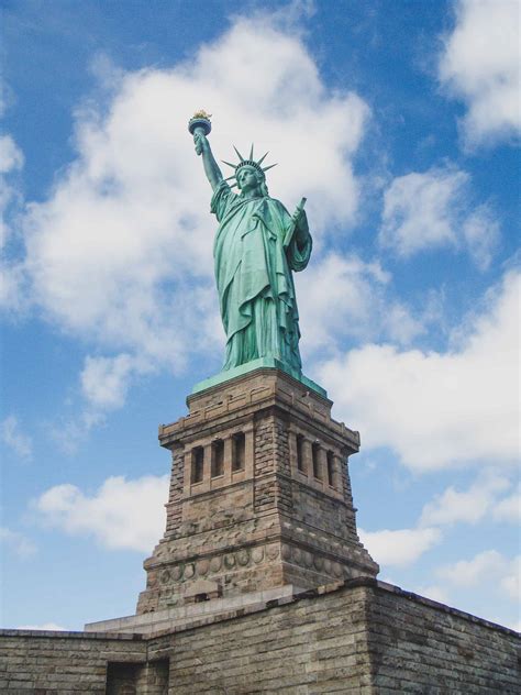 statue of liberty new york city Red Around the World