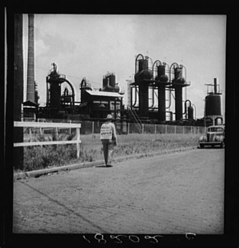 Picket oil plant at Muskogee, Oklahoma 1939. these buildings still stand today (With images ...