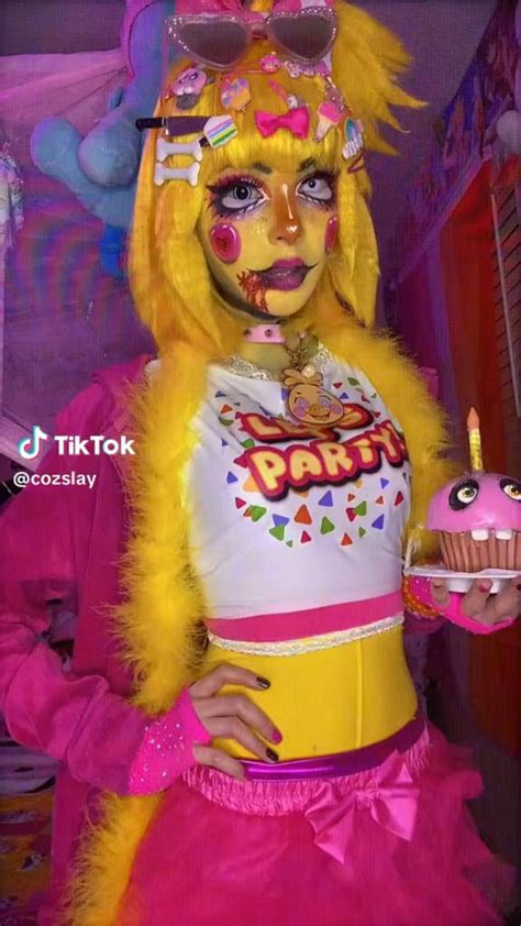 Toy Chica Fnaf 2 cosplay | Fnaf cosplay, Anime fnaf, Amazing cosplay